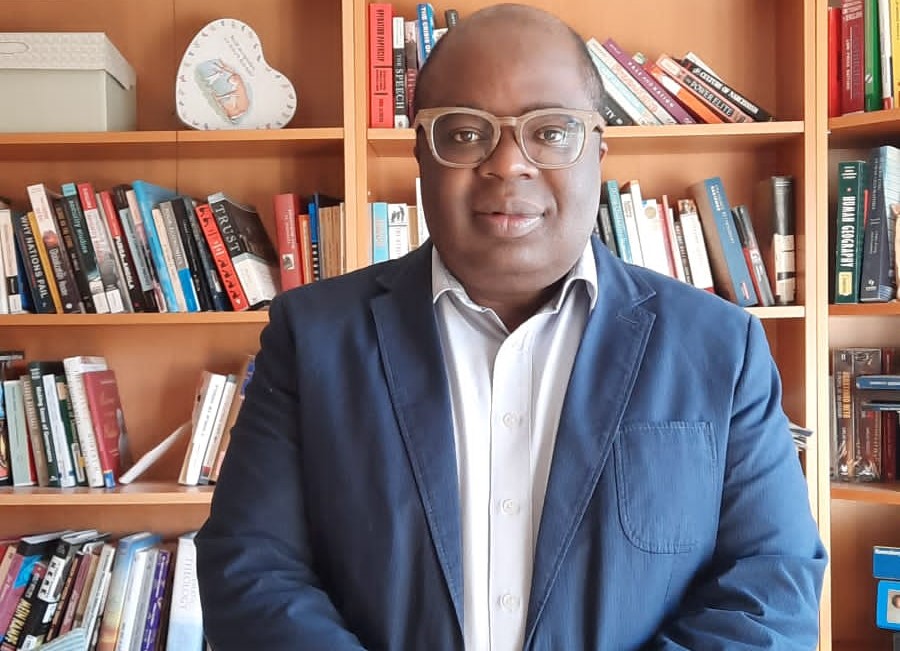 Académico angolano na Alemanha a espera do passaporte há mais de um ano